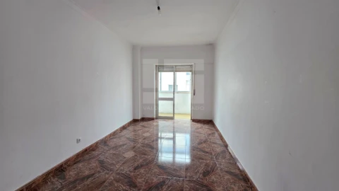 Apartamento T2 para Venda em Cacém e São Marcos