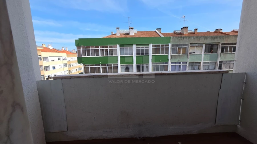 Apartamento T2 para Venda em Cacém e São Marcos Foto 34