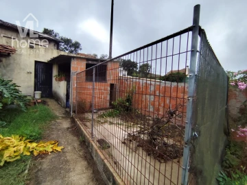 Moradia T3 para Venda em Colmeias e Memória