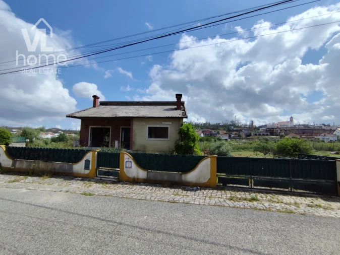 Moradia T3 para Venda em Colmeias e Memória Foto 5