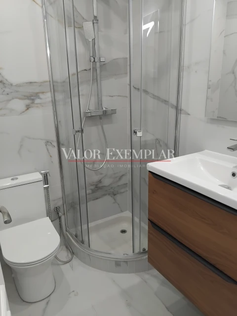 Apartamento T3 para Venda em Laranjeiro e Feijó