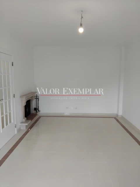 Apartamento T3 para Venda em Laranjeiro e Feijó