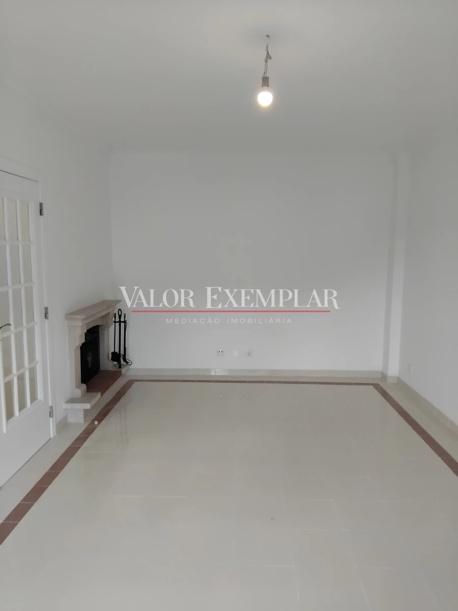 Apartamento T3 para Venda em Laranjeiro e Feijó Foto 2
