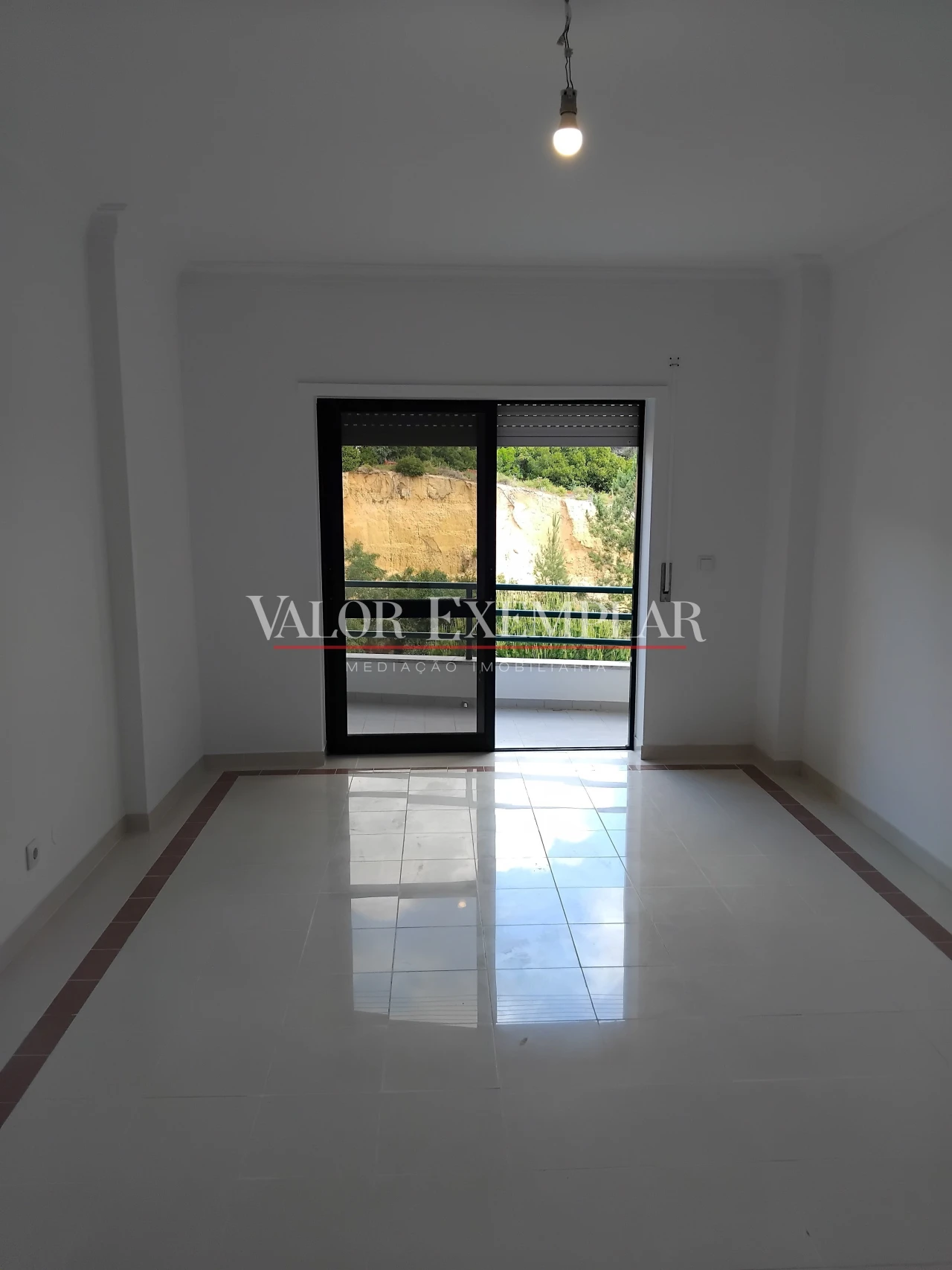 Apartamento T3 para Venda em Laranjeiro e Feijó Foto 1