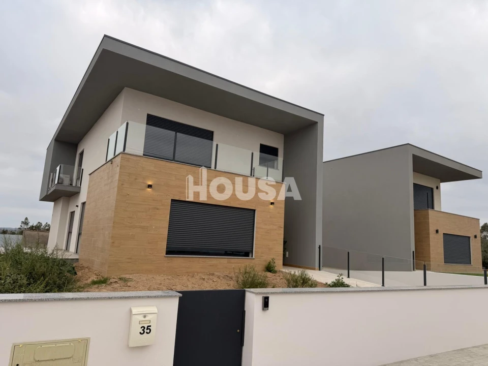 Moradia T4 para Venda em Souto da Carpalhosa e Ortigosa Foto 1