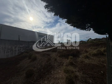 Terreno para Venda em Santa Maria da Feira, Travanca, Sanfins e Espargo