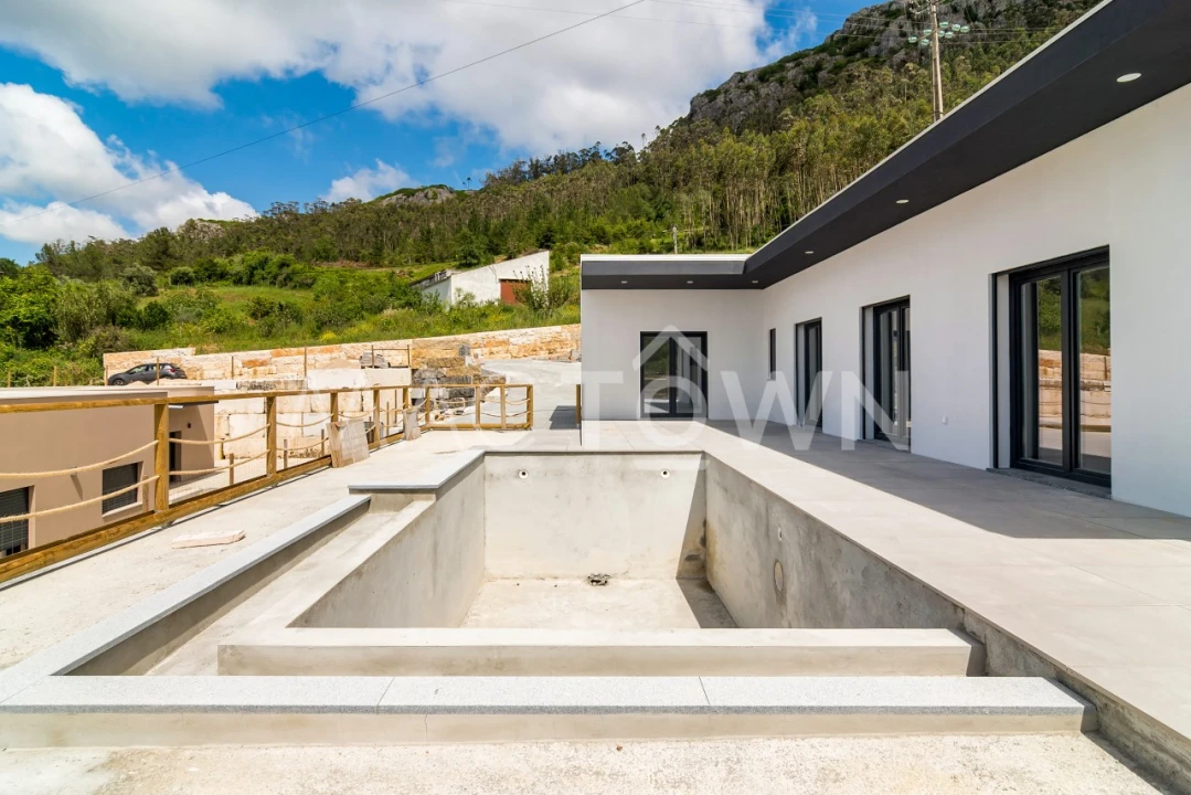 Moradia T3 para Venda em Lamas e Cercal Foto 2
