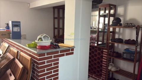 Moradia T5 para Venda em Quarteira