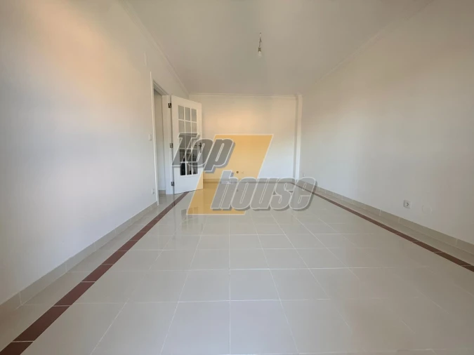 Apartamento T3 para Venda em Laranjeiro e Feijó Foto 5