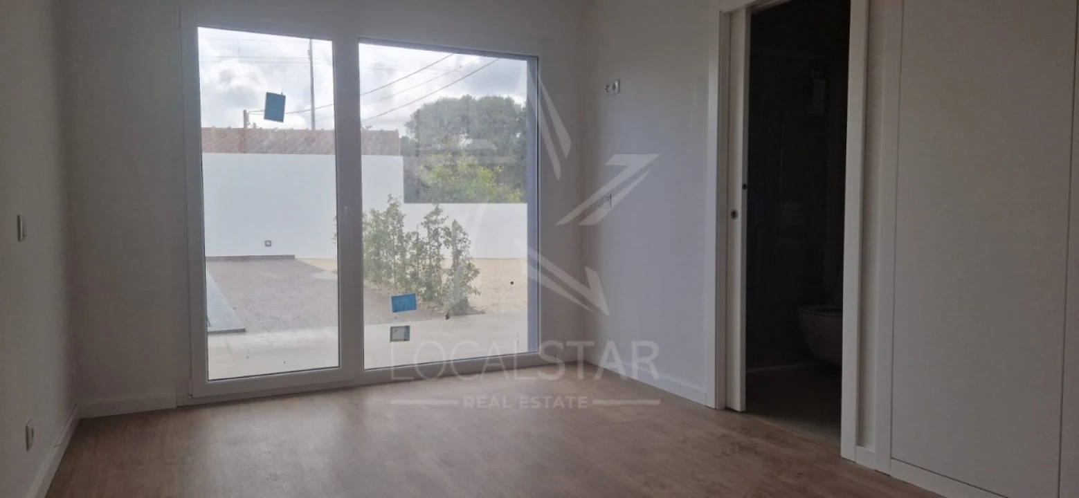 Moradia T4 para Venda em Nadadouro Foto 5