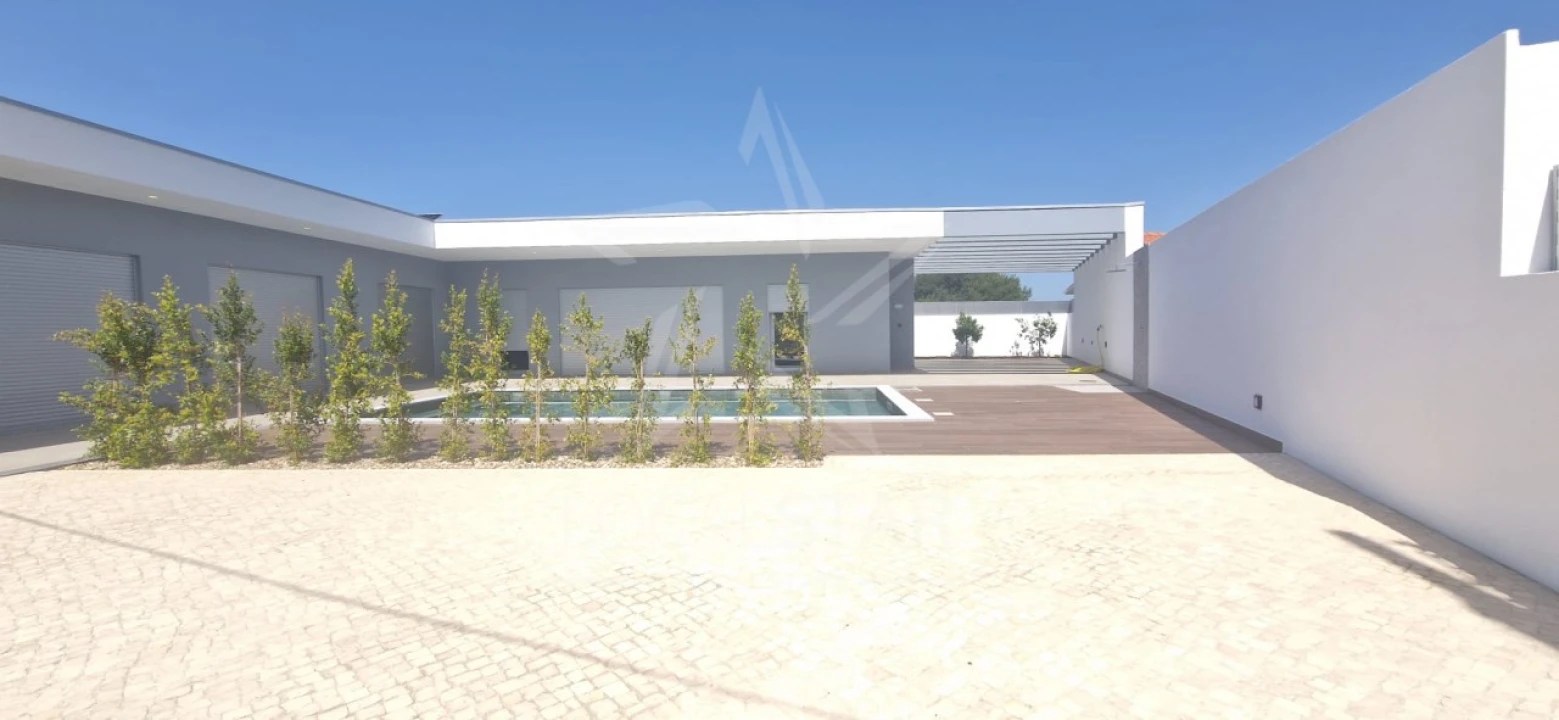 Moradia T4 para Venda em Nadadouro Foto 6