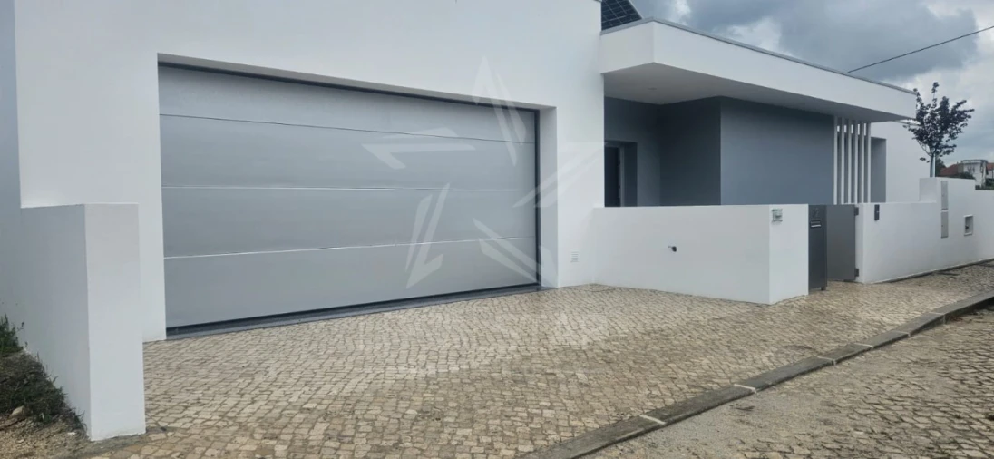 Moradia T4 para Venda em Nadadouro Foto 3