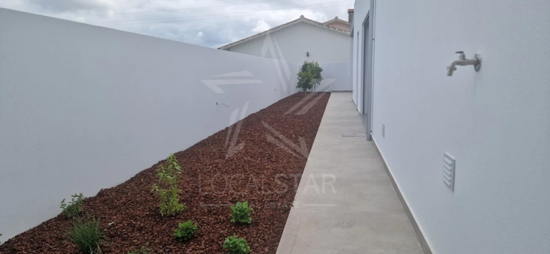 Moradia T4 para Venda em Nadadouro Foto 21