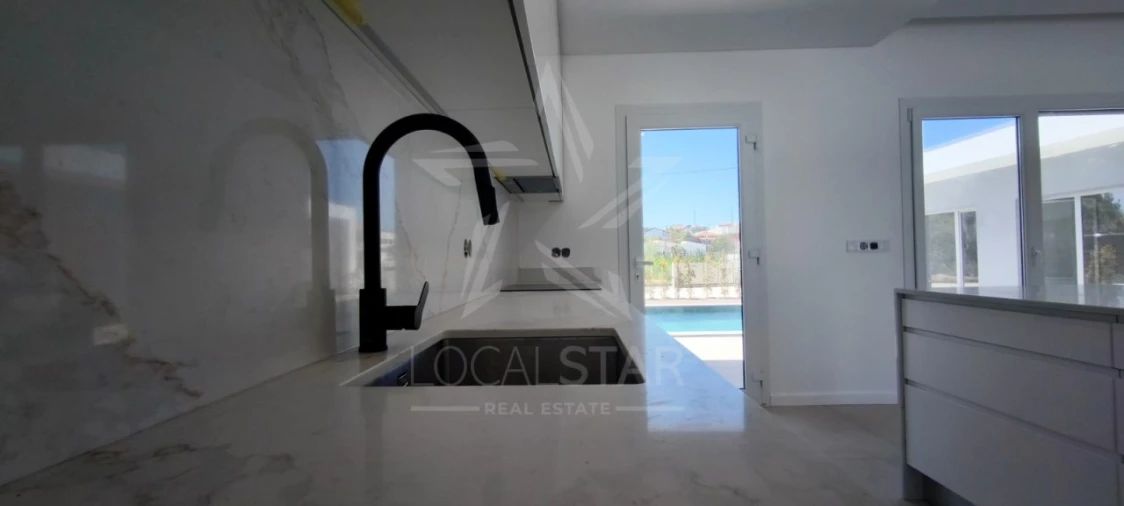 Moradia T4 para Venda em Nadadouro Foto 47