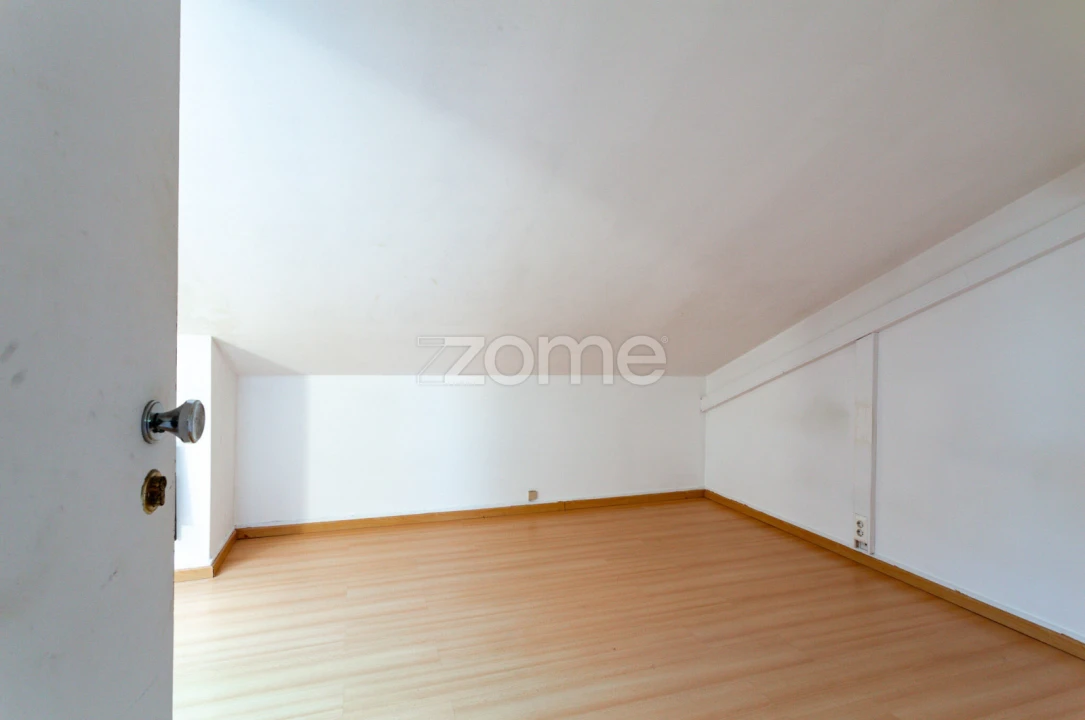Apartamento T3 para Venda em São Domingos de Rana Foto 32