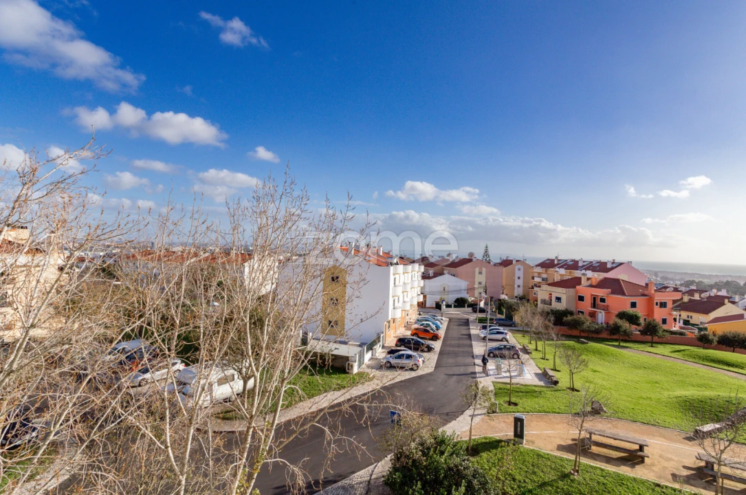 Apartamento T3 para Venda em São Domingos de Rana Foto 3