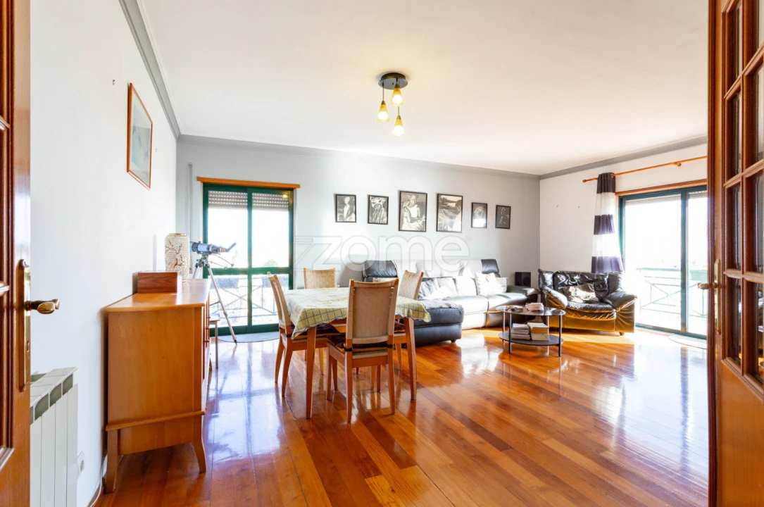 Apartamento T3 para Venda em São Domingos de Rana Foto 7