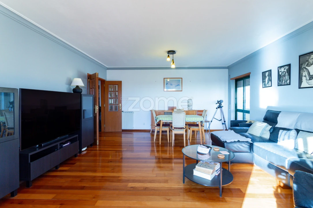 Apartamento T3 para Venda em São Domingos de Rana Foto 8