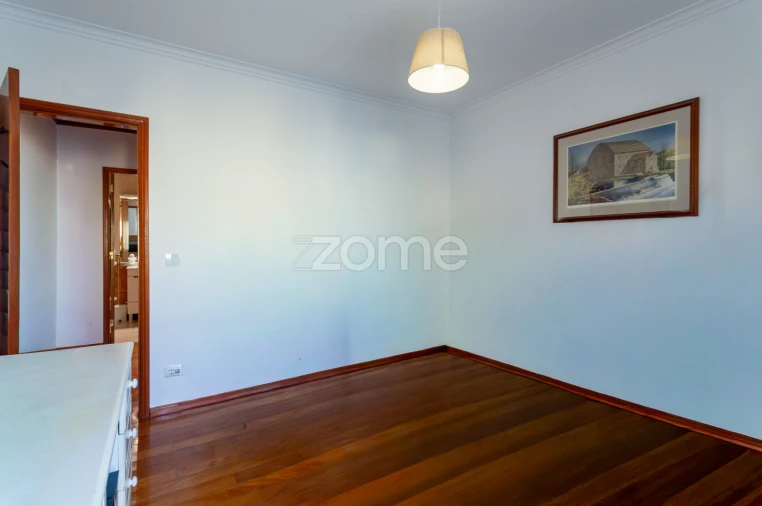 Apartamento T3 para Venda em São Domingos de Rana Foto 23