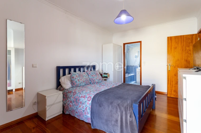 Apartamento T3 para Venda em São Domingos de Rana Foto 25