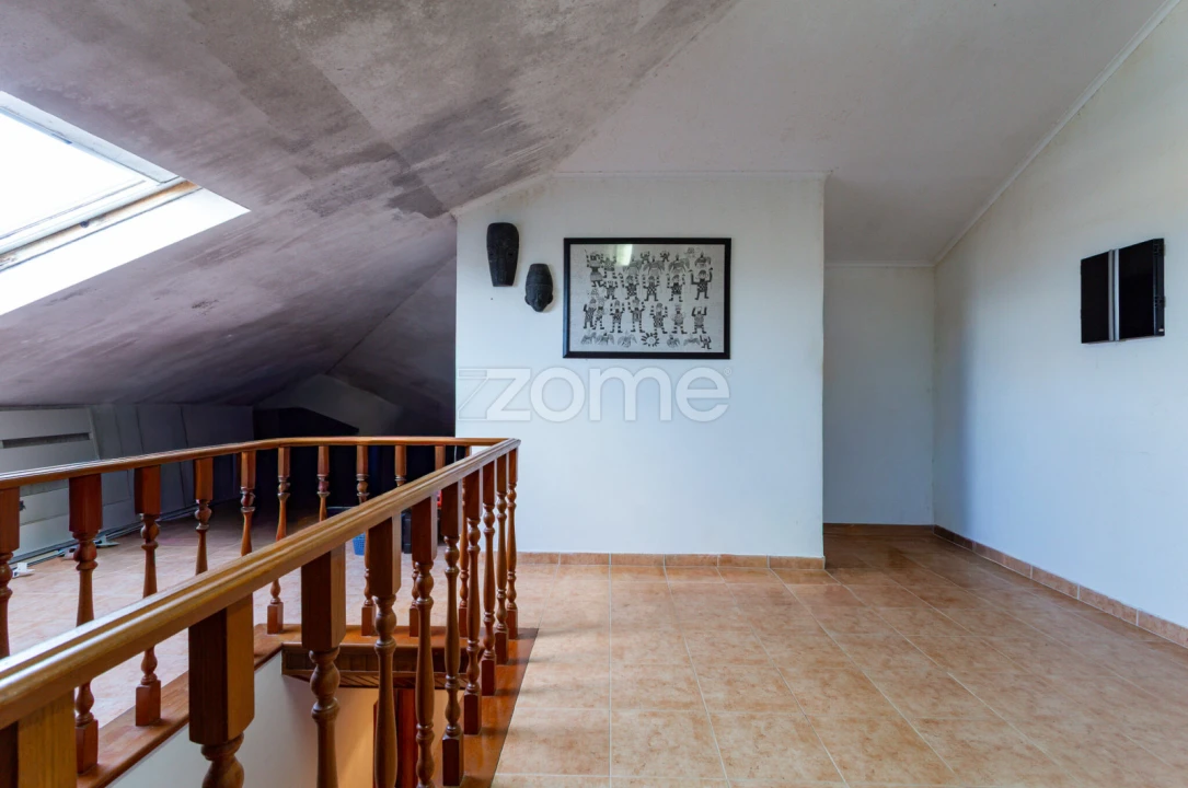 Apartamento T3 para Venda em São Domingos de Rana Foto 32