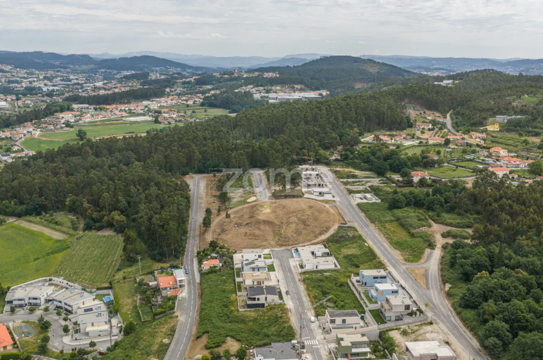 Terreno para Venda em Ruivães e Novais Foto 8
