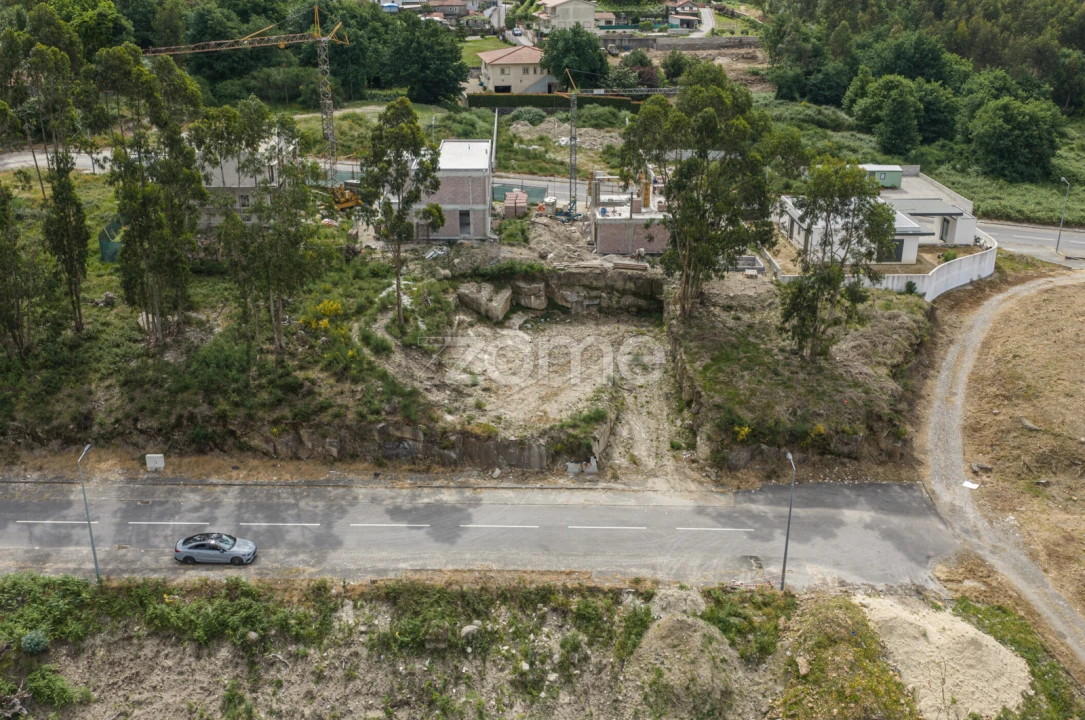 Terreno para Venda em Ruivães e Novais Foto 12