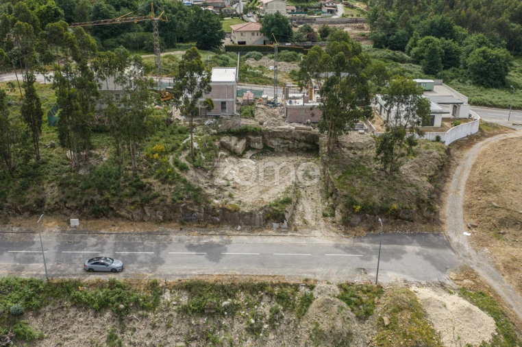 Terreno para Venda em Ruivães e Novais Foto 12