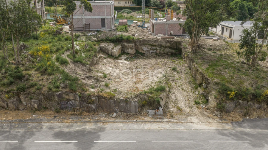 Terreno para Venda em Ruivães e Novais