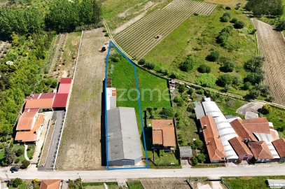 Terreno Comércio / Armazém para Venda em Covões e Camarneira