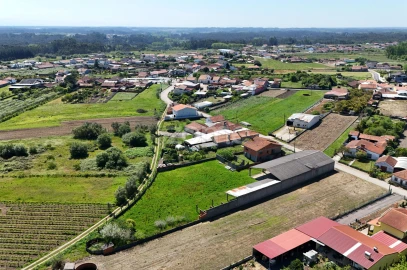 Terreno Comércio / Armazém para Venda em Covões e Camarneira