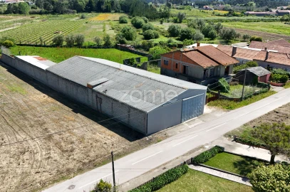 Terreno Comércio / Armazém para Venda em Covões e Camarneira