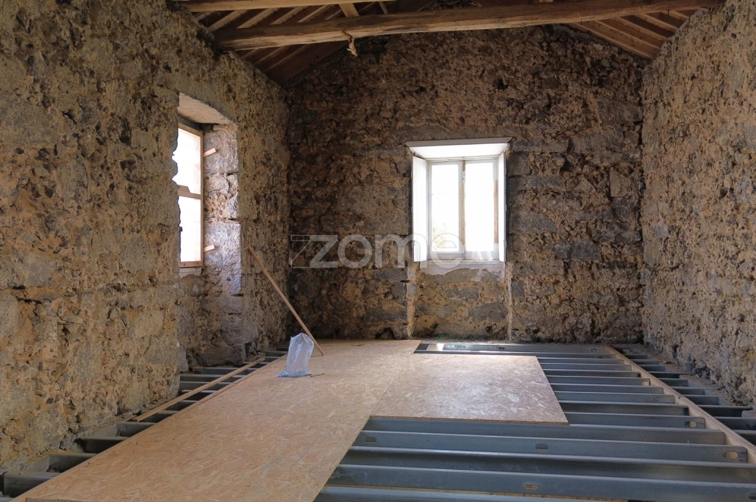 Moradia T3 para Venda em Fajã de Baixo Foto 9