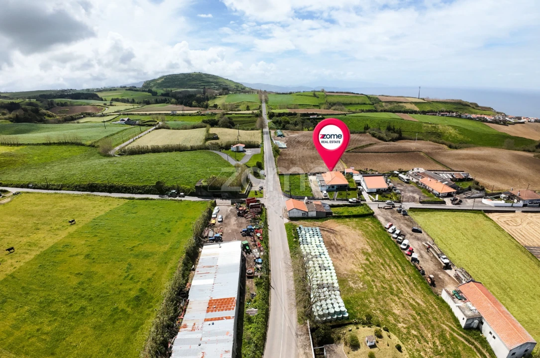 Moradia T3 para Venda em Fenais da Ajuda Foto 29