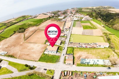 Moradia T3 para Venda em Fenais da Ajuda