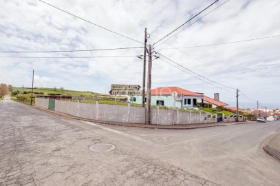 Moradia T3 para Venda em Fenais da Ajuda