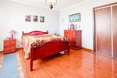 Moradia T3 para Venda em Fenais da Ajuda
