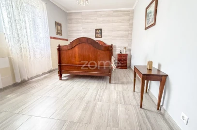 Moradia T3 para Venda em Fenais da Ajuda