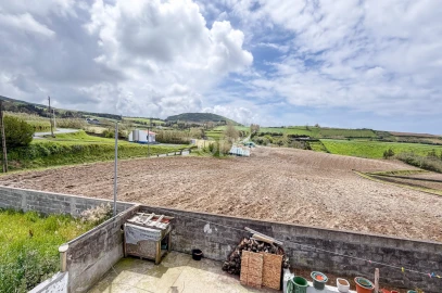 Moradia T3 para Venda em Fenais da Ajuda