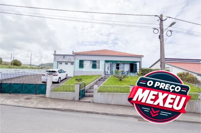 Moradia T4 para Venda em Fenais da Ajuda