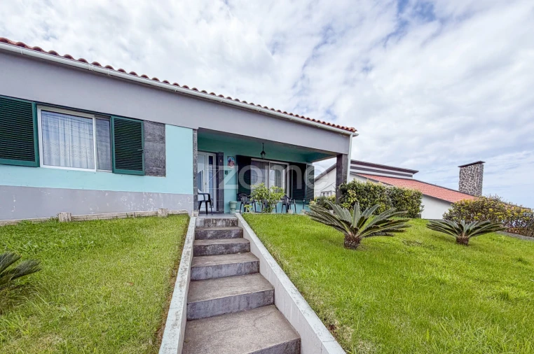 Moradia T3 para Venda em Fenais da Ajuda Foto 6