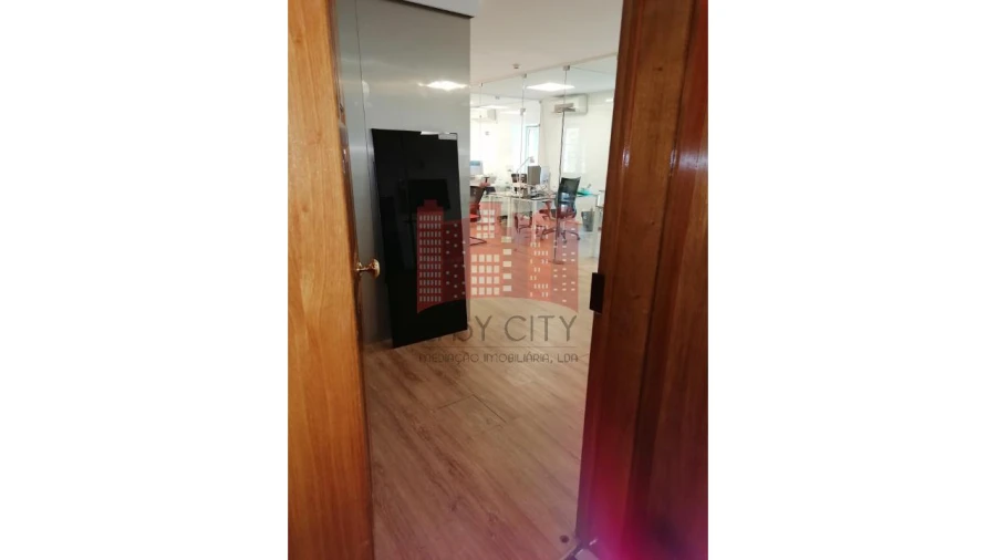 Escritório para Arrendamento em Santo António Foto 12