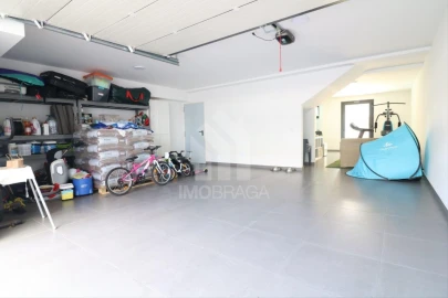 Moradia T3 para Venda em Merelim (São Pedro) e Frossos