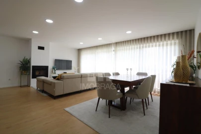 Moradia T3 para Venda em Merelim (São Pedro) e Frossos