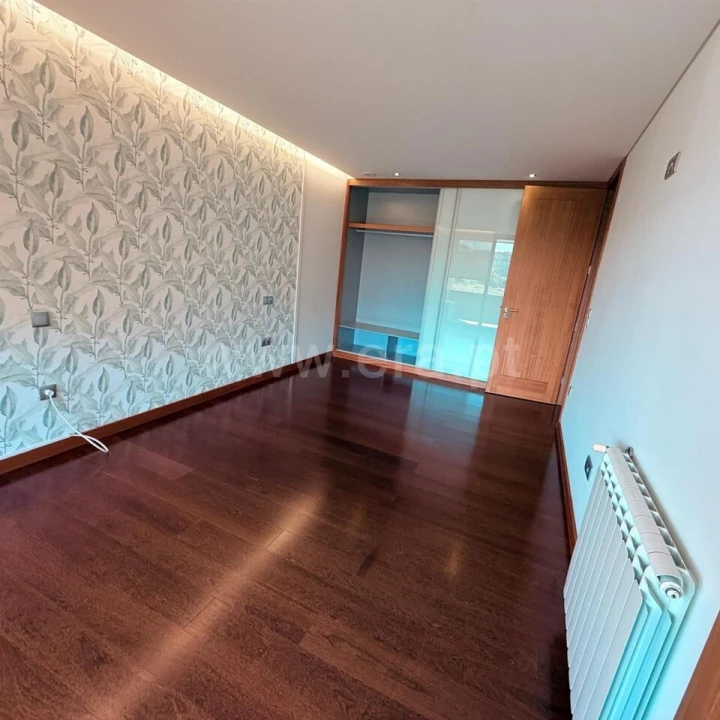 Apartamento T3 para Venda em Oliveira do Douro Foto 11