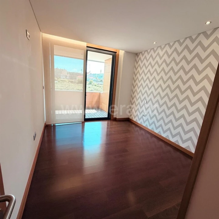 Apartamento T3 para Venda em Oliveira do Douro Foto 13