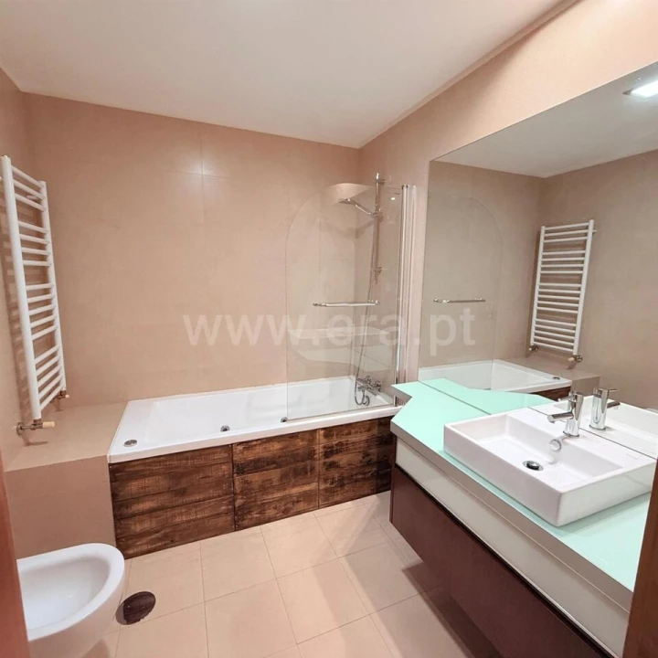 Apartamento T3 para Venda em Oliveira do Douro Foto 7