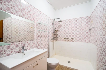 Apartamento T4 para Venda em Algés, Linda-A-Velha e Cruz Quebrada-Dafundo