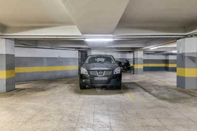Apartamento T4 para Venda em Alvalade