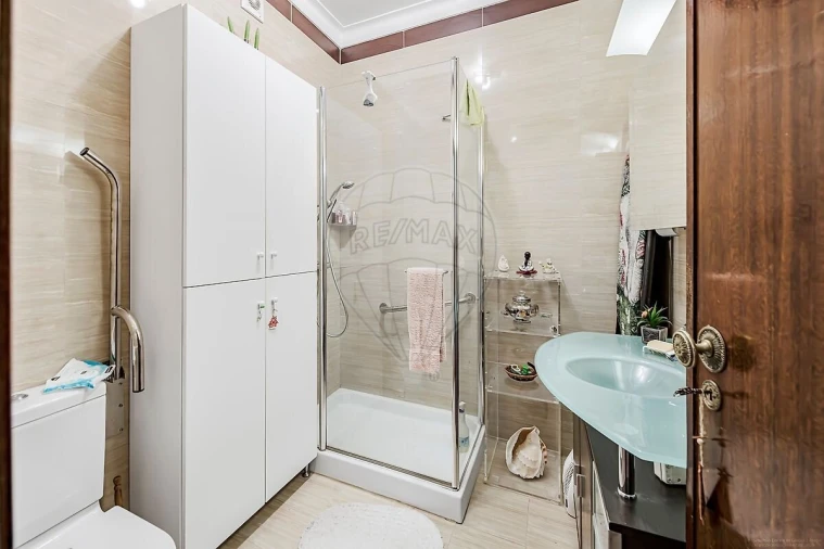 Apartamento T4 para Venda em Alvalade Foto 10